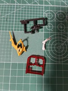 MG ガンダムバルバトスルプス用拡張パーツセット付属半壊パーツ，マーキングシール