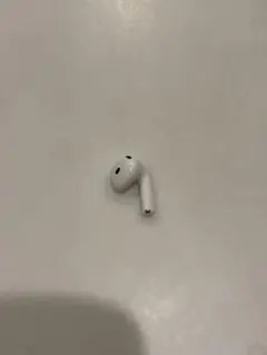 Apple AirPods 4本体 右耳のみのサムネイル