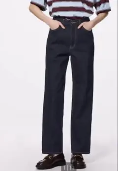 ハイライズストレートジーンズ　GU