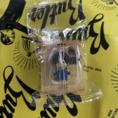 モンチッチ ミニチュアパッケージチャーム オーバーオール イエロー