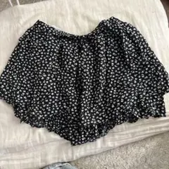 UMIQLOKIDS 黒花柄スカート見えキュロット140cm インド製