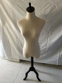 ベージュ布製マネキン 黒色スタンド付き