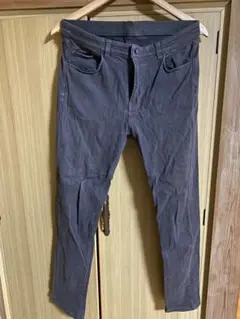 ダークグレー スリムフィット チノパン M