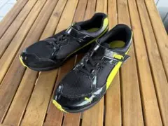 新品　PUMA スニーカー ブラック イエローのサムネイル