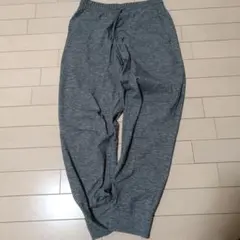 ユニクロ　ウルトラストレッチアクティブジョガーパンツ　杢グレー　Sサイズ