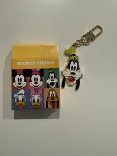 ディズニーストア　シークレットチャーム　グーフィー