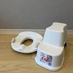 リッチェル 補助便座　トイサポ　トイトレ　ステップ付きのサムネイル