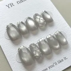 No.130 シルバー　グレー　マグネット　ガラスフレンチ　キルティングネイル