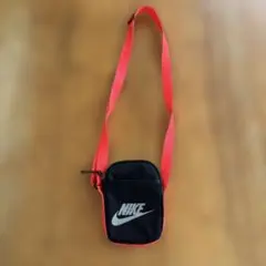 Nike メッシュショルダーバッグ 黒/赤