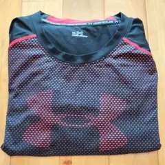 Under Armour ブラック/レッド 長袖トップス