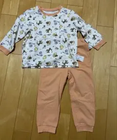 ユニクロ　長袖パジャマ　くまのプーさん　100センチ