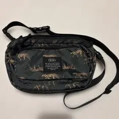 Kiu ヒョウ柄 ボディバッグ　ショルダーバッグ