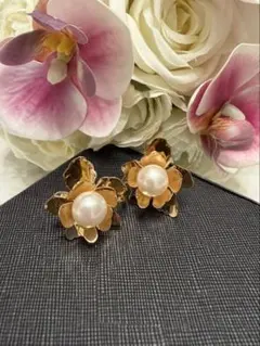 ゴールドフラワーイヤリング　ハンドメイド