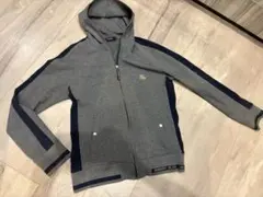 BURBERRY BLACK LABEL フード付きパーカー グレー　美品。のサムネイル