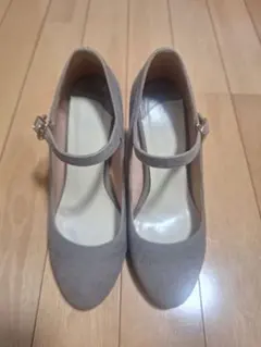 オリエンタルトラフィック グレー スエード ストラップ付き 中ヒールパンプス