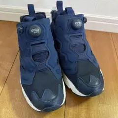 インスタ　ポンプ　フューリー　ネイビー