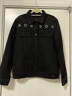 【10/11まで限定価格】GUESS デニムジャケット ブラック アイレット装飾