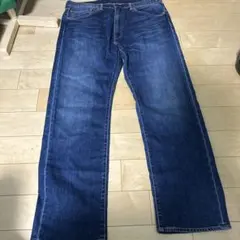 Levi's ダークブルー ストレートデニム