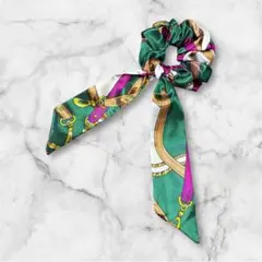 リボンスカーフ　シュシュ　ヘアーゴム　グリーンピンク