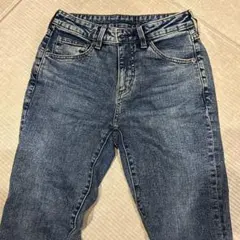 guダークブルー スキニーデニム フレア裾