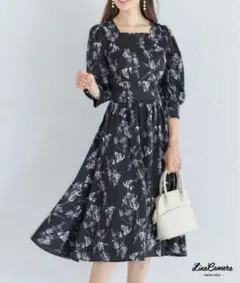 【美品】バックレースアップスクエアネックフラワープリントワンピース