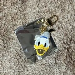 ディズニー　シークレットチャーム ドナルド　キーホルダー
