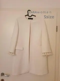 ZARA woman Sサイズ 　ホワイト コートポンポン付き　美品