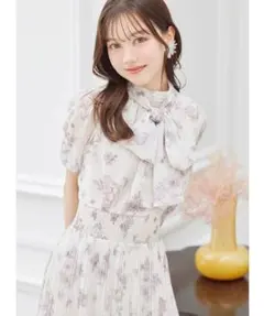 ２ＷＡＹボウタイリボン付きストロベリー×フラワープリント消しプリーツワンピース