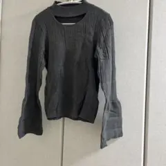 胸空きニット