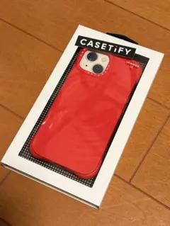 CASSETIFY iPhone 15 ウェーブ シリコンケース - レッド
