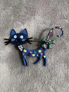 カラフルな猫デザインブローチ