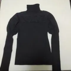 ブラックレースバックタートルネックセーター