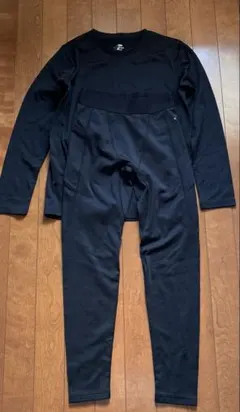 TIGORA ブラック ロングスリーブシャツとパンツセット サイズS