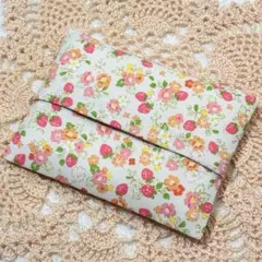 ハンドメイド　ポケットティッシュケース　いちご