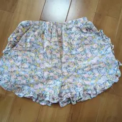 ペアマノン 花柄フリル付きハーフパンツ 140cm