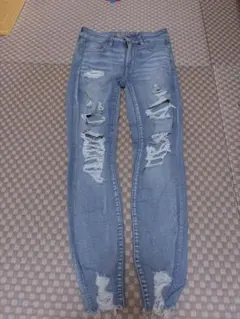 American Eagle スキニーデニム ダメージ加工のサムネイル