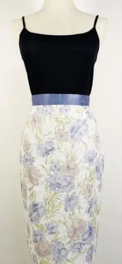 【美品】アプワイザーリッシェ　ボタニカル柄総レースバックスリットタイトスカート