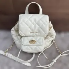 CHARLES & KEITH チャールズアンドキース キルティングバックパックのサムネイル