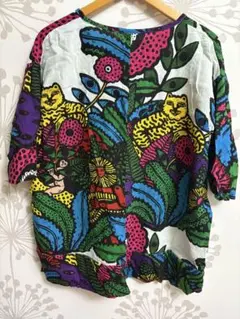 アミナ Tシャツ