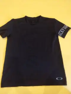 トレーニングシャツ