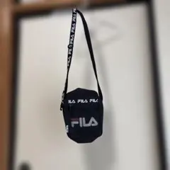 FILA ロゴ入り ショルダーバッグ ブラックのサムネイル