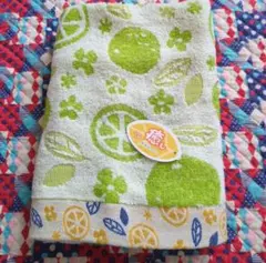 フルーツ柄　黄緑色　バスタオル　無撚糸タオル　新品　未使用　タグ付き