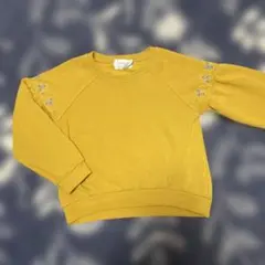 刺繍入りトレーナー　マスタード色　裏起毛で温か⭐︎