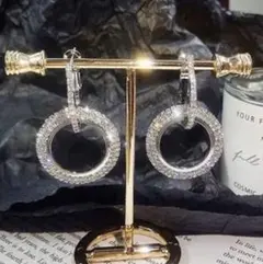 ピアス シルバー スワロフスキー クリスタル 華やか フープピアス おしゃれ