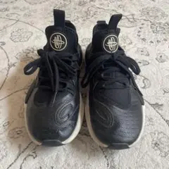 ナイキ エアハラチ　22㎝❣️