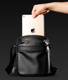 美品✨️ショルダーバッグ 斜め掛けバッグコンパクト 軽量 ブラック プレゼント