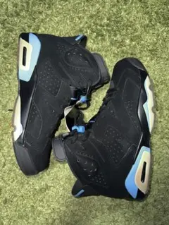 ナイキ エアジョーダン6 レトロ ブラック/ユニバーシティ ブルー