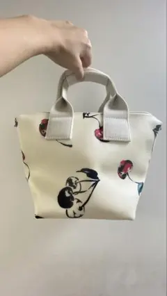 チェリー柄ハンドバッグ