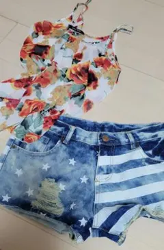 デニム　ショートパンツ　ダメージ　アメリカ　花柄キャミソール付き　ギャル