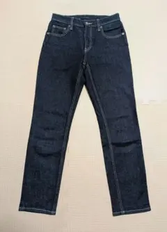 ユニクロ スリムフィット ストレート デニムパンツ